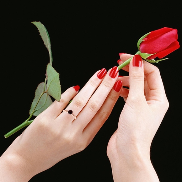 SOLID GOLD SOLITAIRE RING WITH NATURAL GARNET - Picture 2 of 5